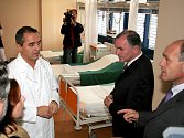 Nemocnice Znojmo slavnostně otevřela nové pracoviště radiační onkologie a lineárního urychlovače.