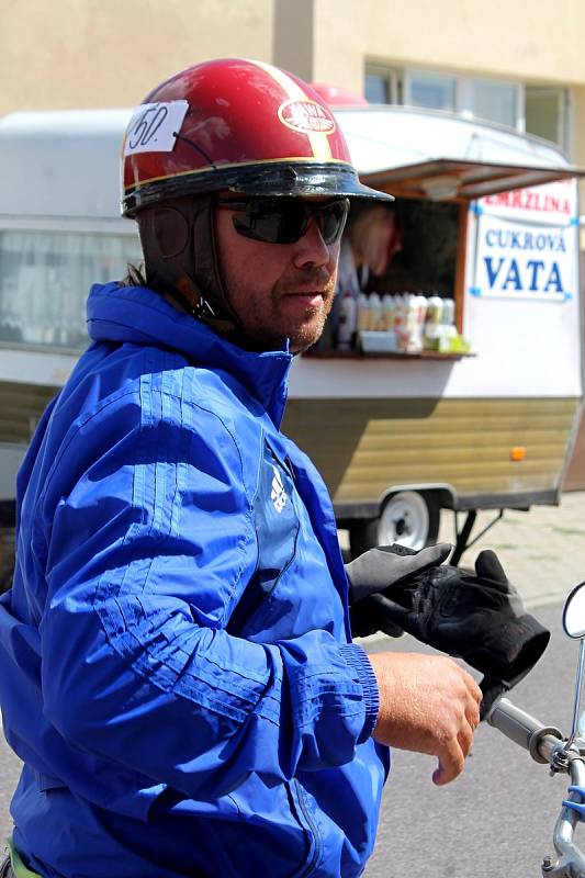 Dobšičtí nadšenci pořádali již podesáté Setkání mopedů.