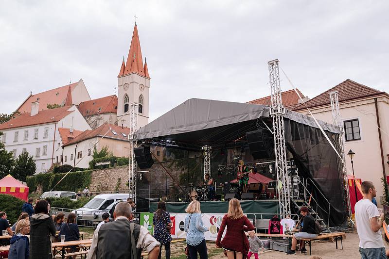 Šramlfest ve Znojmu nepokazil ani sobotní déšť.