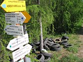 Skládka pneumatik v Národním parku Podyjí