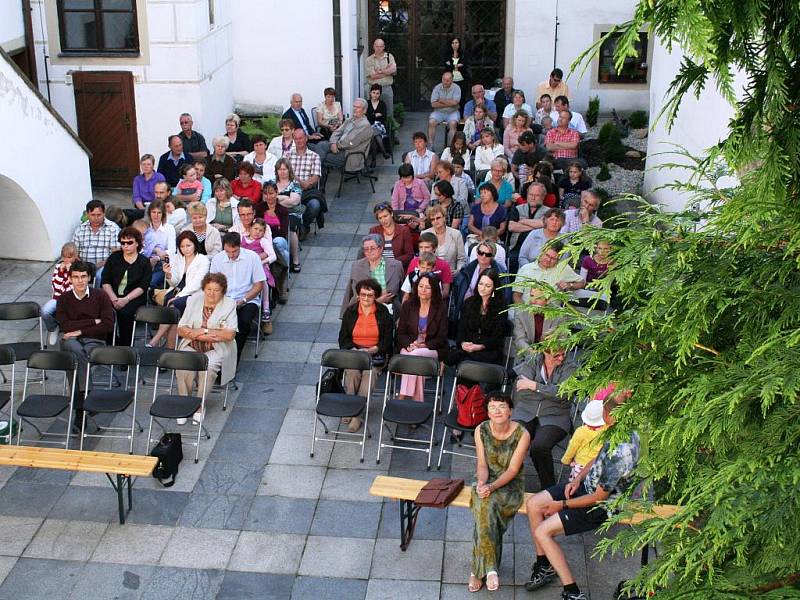 Koncert žáků Karla Fojtíka ze ZUŠ Znojmo. 