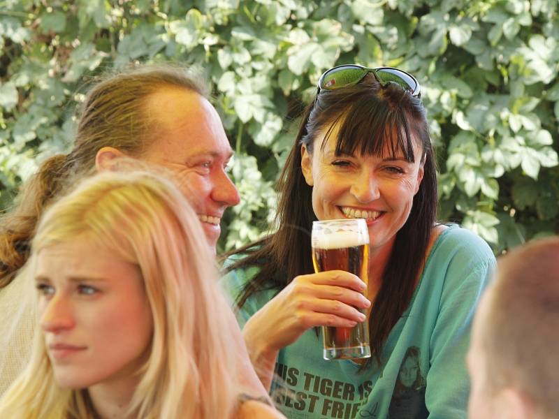Šnekovy pivní slavnosti nabídly v Oblekovicích pohodovou venkovskou atmosféru a desítky zajímavých druhů piva.