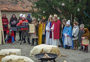 V posledních dvou letech kuchařovické děti nacvičily vystoupení živého betléma.