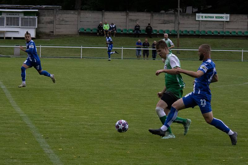 Fotbalisté Znojma (v modrém) remizovali v přípravném utkání proti Bzenci 2:2. Foto: 1. SC Znojmo/Milan Šoba