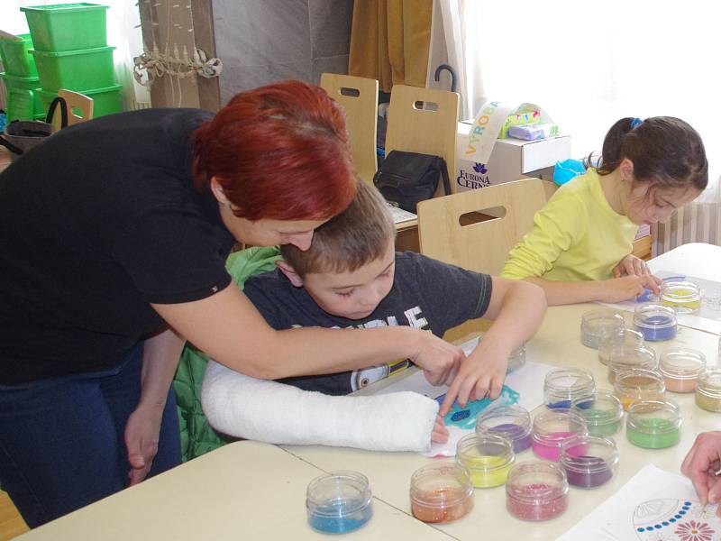 Třetí ročník znojemského Veletrhu tvoření přilákal stovky zájemců. Dospělí obcházeli stánky, děti lákaly dílničky.