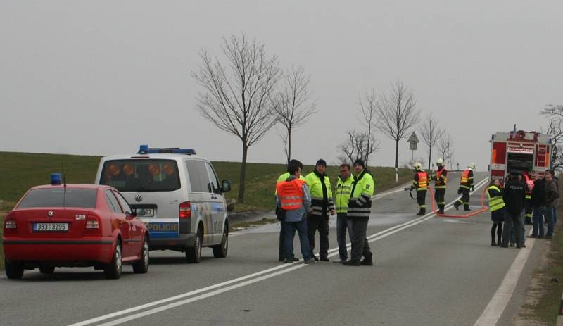 Havárie na silnici I/53 si vyžádala v neděli časně ráno hned čtyři lidské životy. 