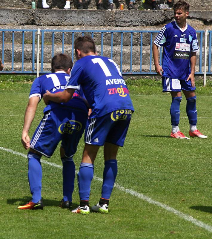 V Moravskoslezské lize staršího dorostu remizovalo 1.SC Znojmo FK - SK Hanácká Slavia Kroměříž 0:0 a sestoupilo do nižší soutěže.