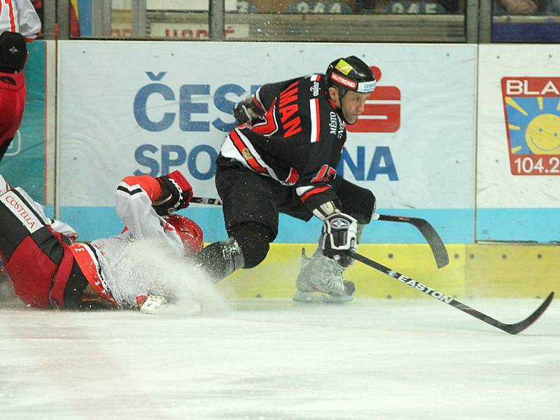 Orli si nadělili pod stromeček vítězství nad Jesenicí po samostatných nájezdech 2:1.