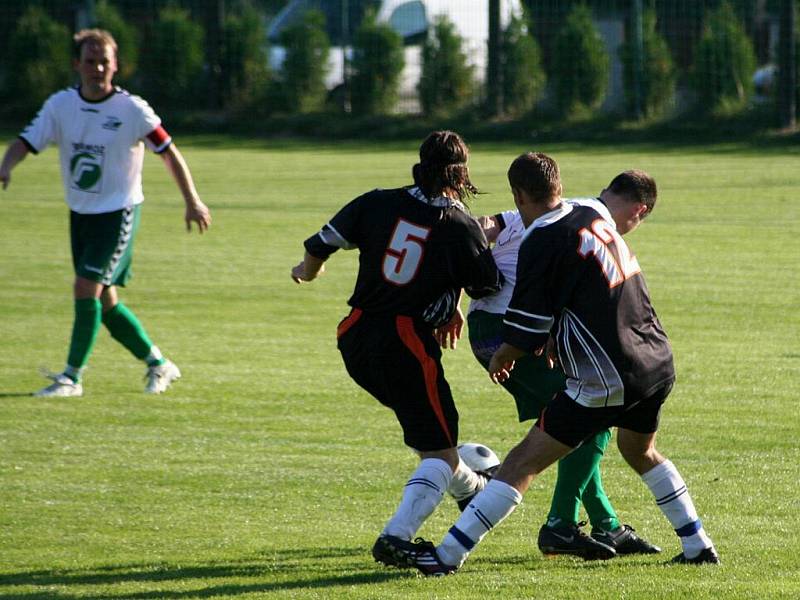 Znojemský FK Inzert Expres si opět vykopal výhru. Porazil Framoz 3:0.