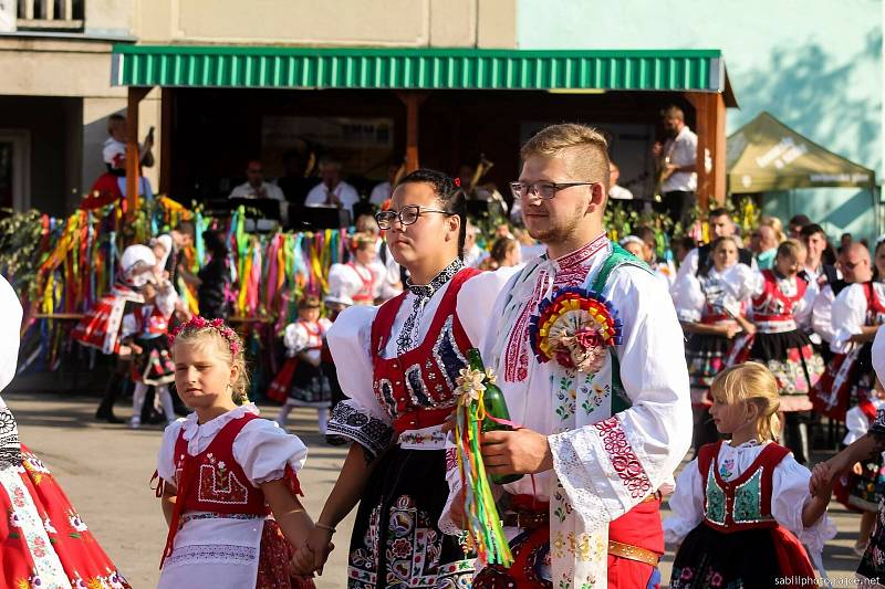 Miroslavská chasa slavila tradiční krojované hody.