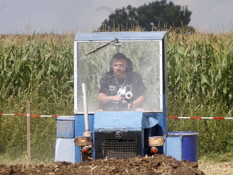 Druhý ročník Traktoriády pořádali nadšenci v Dyjákovičkách.