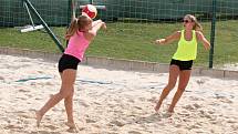 V sérii turnajů Beach open Znojmo 2018 se utkaly dvojice dívek do sedmnácti let.