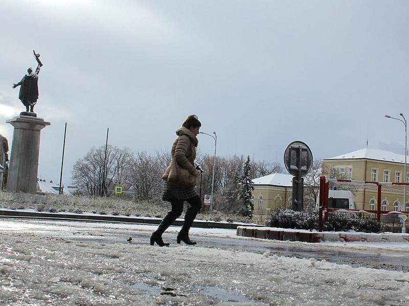 První sníh ve Znojmě napadl v pátek 13. ledna.