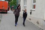 Do školy se v pondělí vrátili i žáci prvních pěti ročníku základní školy v ulici Mládeže ve Znojmě.