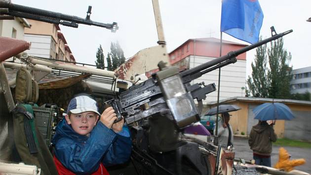 Znojemští policisté a záchranáři uspořádali v sobotu Ajaxův dětský den.