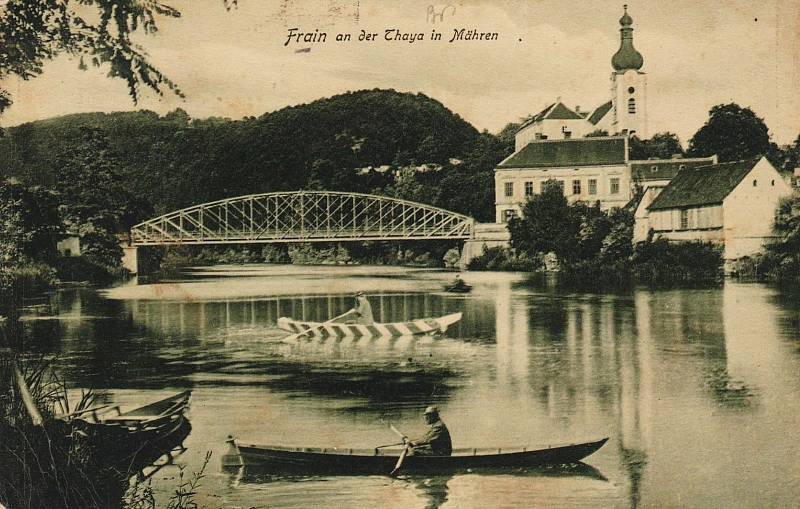 Kostel Nanebevzetí Panny Marie zachycený fotoaparátem roku 1910.