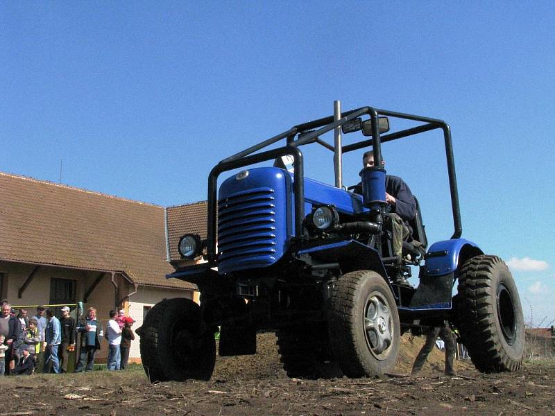 Klondajk cup: V Božicích změřilo síly přes deset traktorů