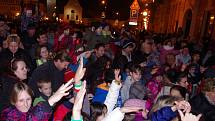 Rojení čertů přilákalo a pobavilo v sobotu v centru Znojma desítky dětí a rodičů. Přišli se podívat na pátou pekelnou sešlost uspořádanou nadšenci na Masarykově náměstí.