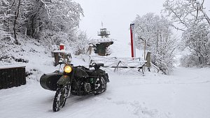 Sněhová nadílka u bunkru Úžlabina v Dyji.