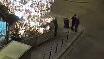 Zloději ukradli ozdoby z vánočního stromu na Masarykově náměstí ve Znojmě