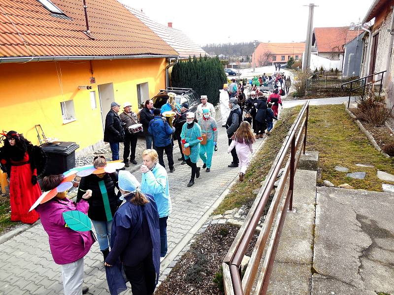 Tradiční masopust oslavili v sobotu i ve Vémyslicích. Foto: archiv městyse