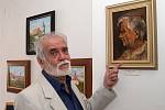 Lékař Vladimír Slezáček vystavuje své obrazy v galerii Domu porozumění