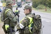 Společné cvičení přivedlo k hranicím u Hatí a také u Hevlína příslušníky policie a armády.