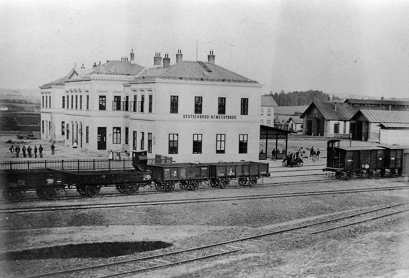 Německý (dnes Havlíčkův) Brod - km 224 - stará výpravní budova již dnes nestojí. Poskytl Jiří Kacetl