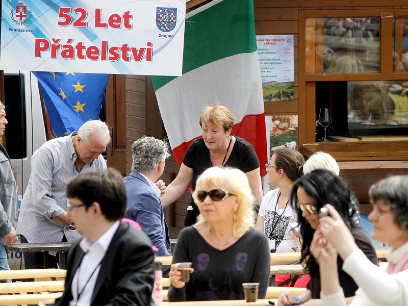 V centru Znojma začaly Dny partnerských měst.