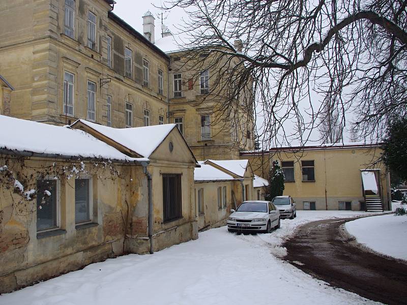 Areál znojemské staré nemocnice je po pět letech před klíčovým rozhodnutím o prodeji. Krajské zastupitelstvo rozhodne o nabídce soukromé firmy koncem února.