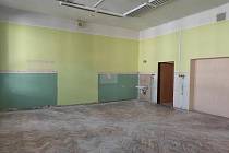 Krumlovská škola na Klášterním náměstí dostane opravené učebny.
