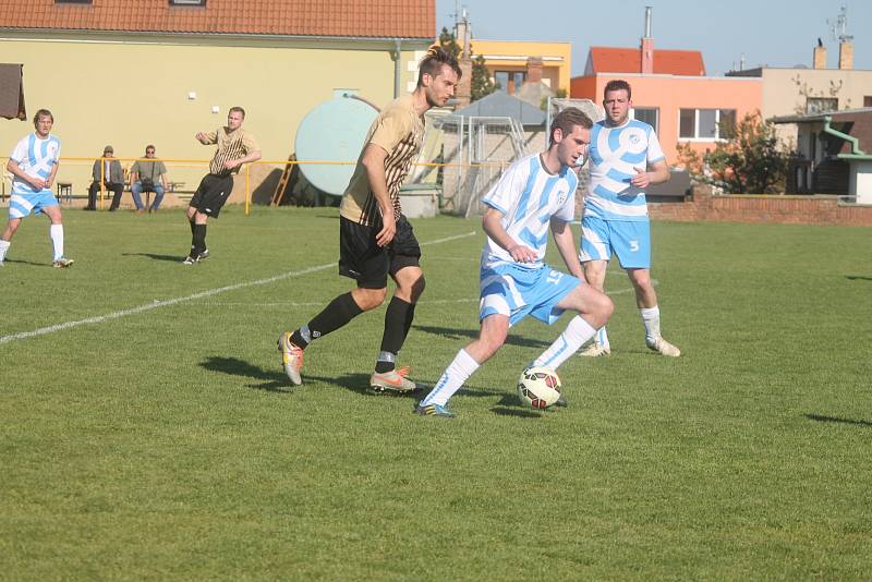 Fotbalisté Přímětic nadále vládnou krajské I.B třídě. Nyní to odnesly Rajhradice.