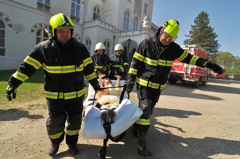 Taktické cvičení hasičů v Domově pro seniory v Jevišovicích na Znojemsku