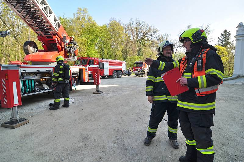 Taktické cvičení hasičů v Domově pro seniory v Jevišovicích na Znojemsku