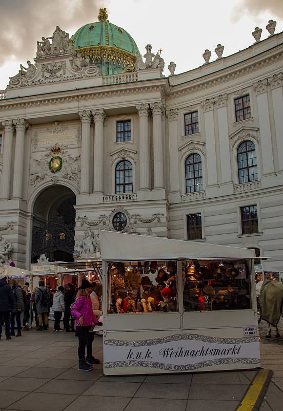 Obrazová vzpomínka na tradiční adventní trhy ve Vídni