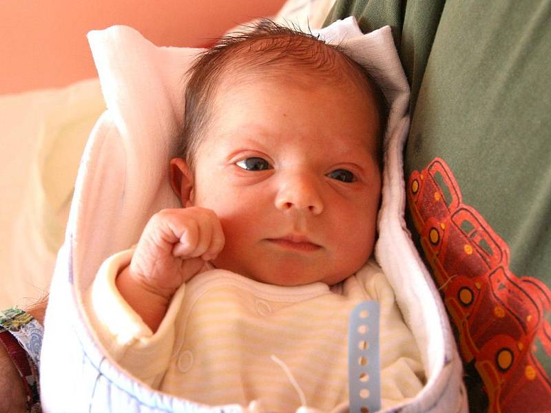 Tobias Michal Dicker, 51cm, 3450g, 14.5.2011, Znojmo.