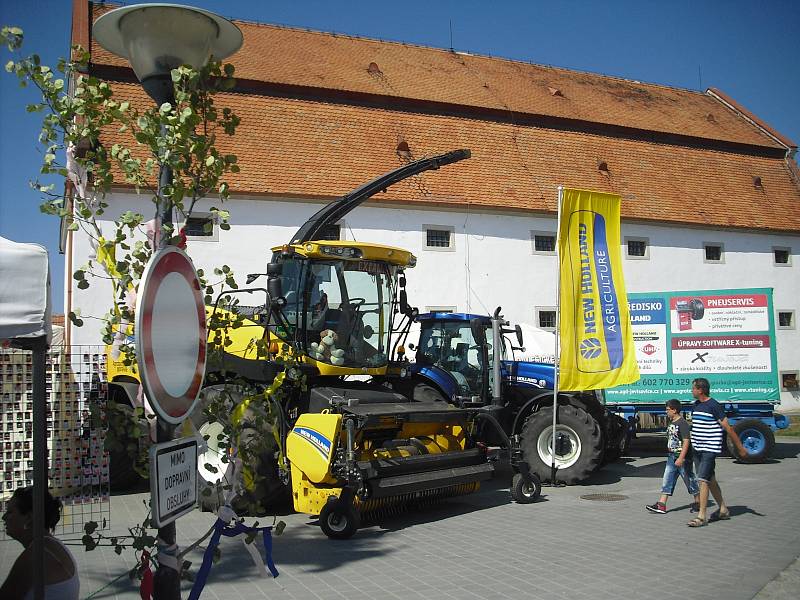 Dožínky a pivní slavnosti v Jevišovicích.