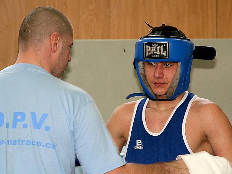 Trenér znojemských boxerů Miroslav Jánský se svým svěřencem Bohumilem Kočkou.