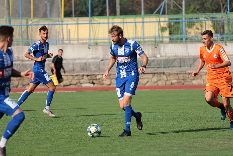 Fotbalisté Znojma (v modrém) remizovali v pátek během generálky na MSFL s B-týmem Sigmy Olomouc 0:0.