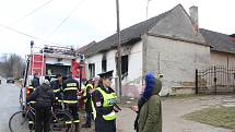 Při nočním pořáru rodinného domu v Oleksovicích zahynuly tři malé děti.
