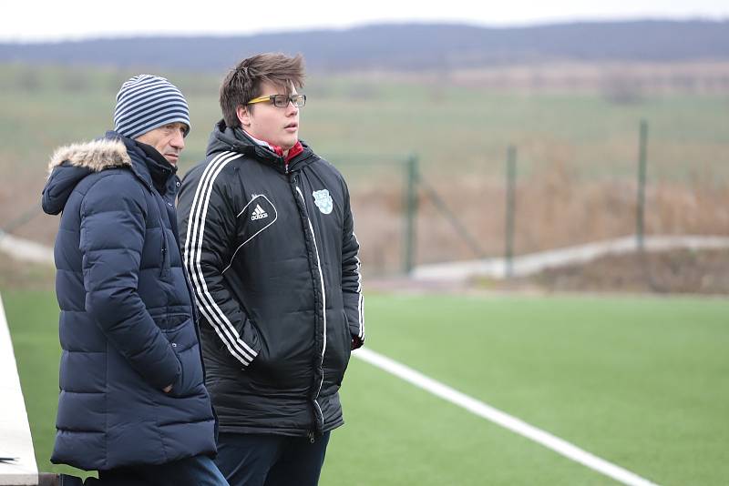 Znojemští fotbalisté (černí) porazili v prvním přípravném utkání zimy tým Otrokovic.