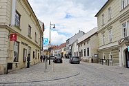 Po měsících uzavírek skončila rekonstrukce Horní České a Malé Michalské ulice ve Znojmě.