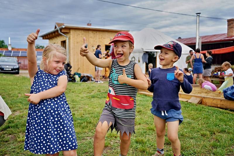 Svatojánská slavnost v lesním klubu.