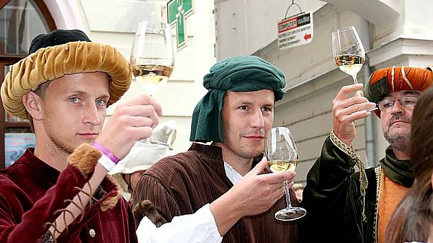 Začalo Znojemské historické vinobraní 2011.