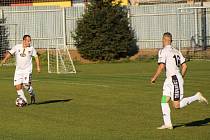 Tasovičtí fotbalisté (v bílém) remizovali v prvním utkání jara na pažitu Polné 1:1.