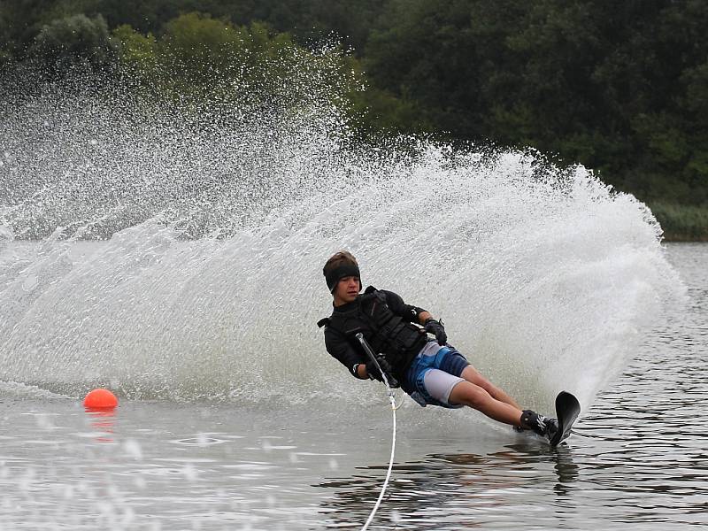 První ročník závodu ve slalomu na vodních lyžích Moravian Slalom Trophy 2012 se konal o víkendu na rybníku v Oleksovicích. 