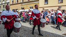 Druhým dnem vyvrcholilo v sobotu Znojemské historické vínobraní. Diváky přitahovala mimo jiné t. Diváky přitahovala mimo jiné tradiční historický průvod.