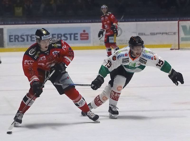 Schwarz doma vynuloval také Graz. Naděje Orlů na play-off žije