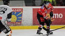 Hokejisté Znojma přivítali doma ve třetím kole nadstavby mezinárodní soutěže EBEL rakouský Dornbirn.