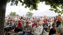 Piknik bez hranic aneb Setkání festivalů na Heiliger Steinu. V sobotu se uskutečnilo setkání Hudebního festivalu Znojmo a spřáteleného festivalu v dolnorakouském Retzu v příhraničním poutním městě Heiliger Stein.